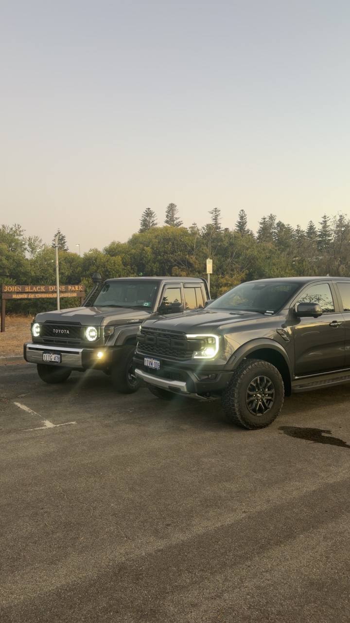 LandCruiser and Raptor